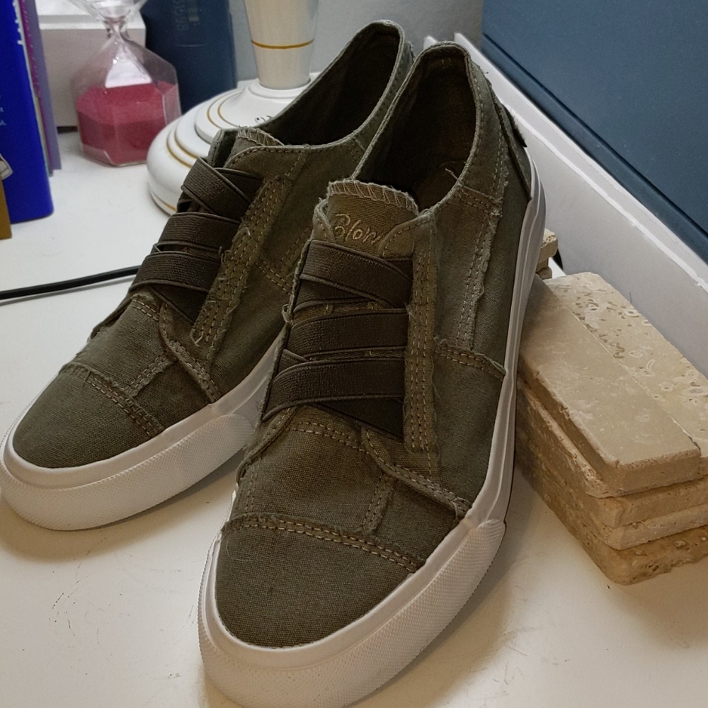 NWOT Marley distressed canvas slip-ons